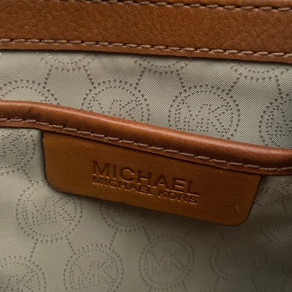 MICHAEL Michael Kors Brown Signature Coated Canvas Medium Cynthia Tote Purse